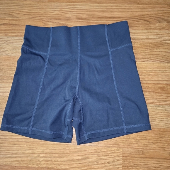 Levitate Women's Navy Gym Bike Shorts - Picture 1 of 3